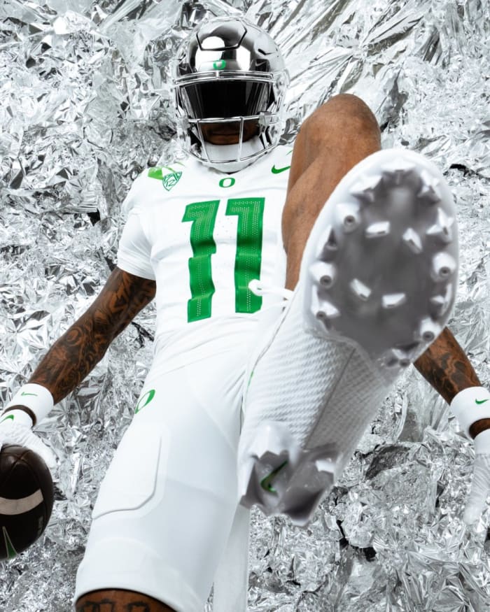 Oregon Ducks vs. Texas Tech Uniforms 4